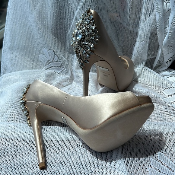 Badgley Mischka Kiara Embellished Peep-toe Pump LATTE - Picture 13 of 16